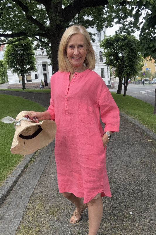 12009 By basics lin kjole i skjorte modell.