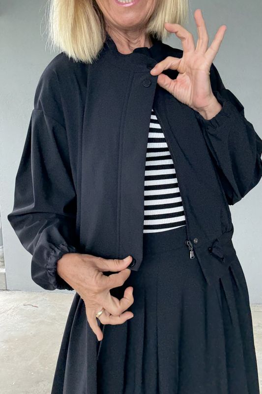 Jane Lushka jakke med i det tekniske materialet 