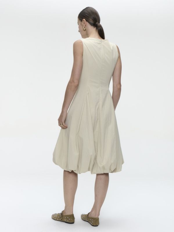 Satomi Tafeta dress fra Jane Lushka