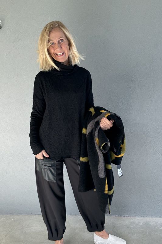 4133 My Soul bukse med skinn imitasjon vid modell