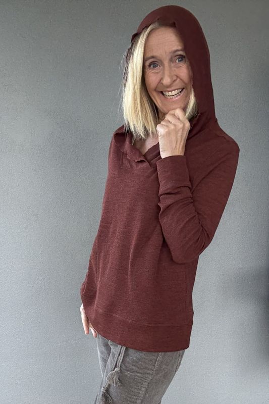 4061 By basics genser med hette og lommer